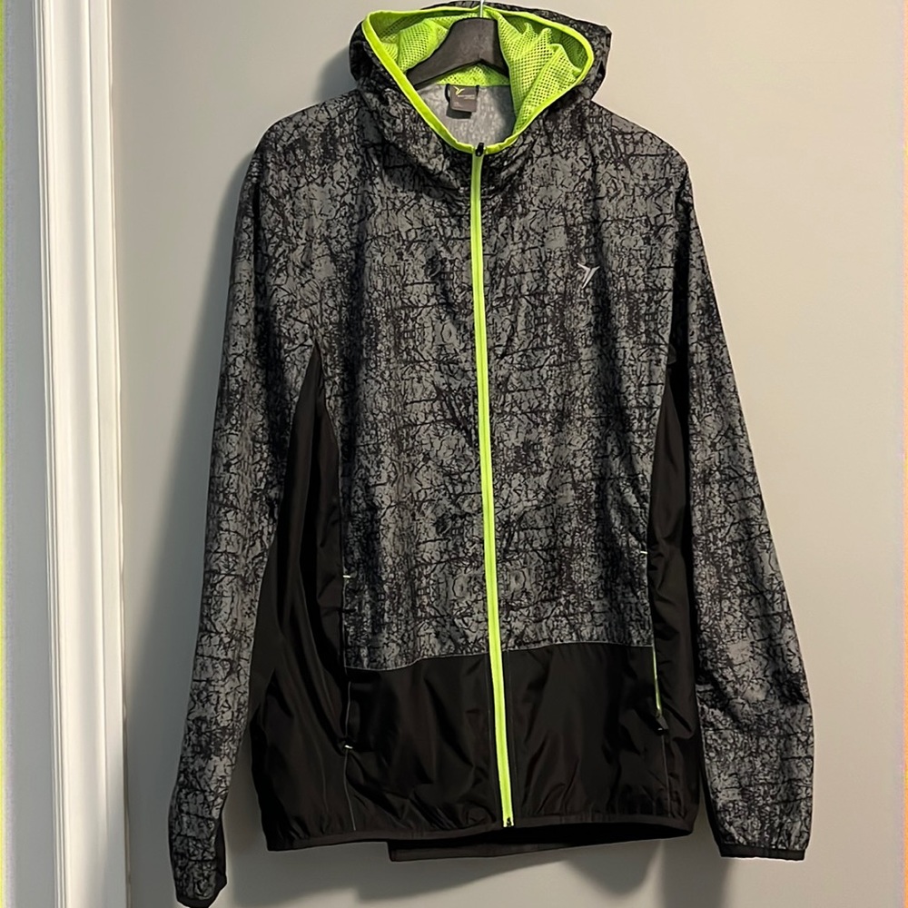 Lightweight mens windbreaker
